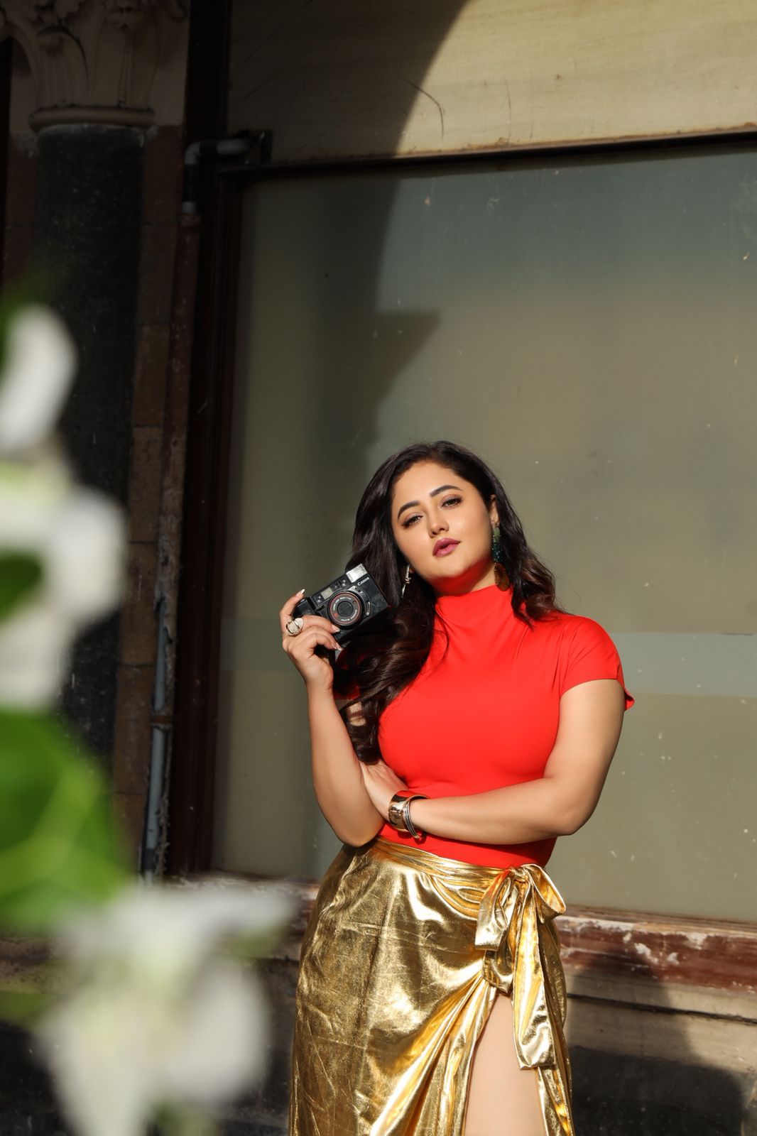 Watch: Rashami Desai spotted at her alluring best, looks incredible and a visual delight in her high-chic top and skirt as she redefines fashion