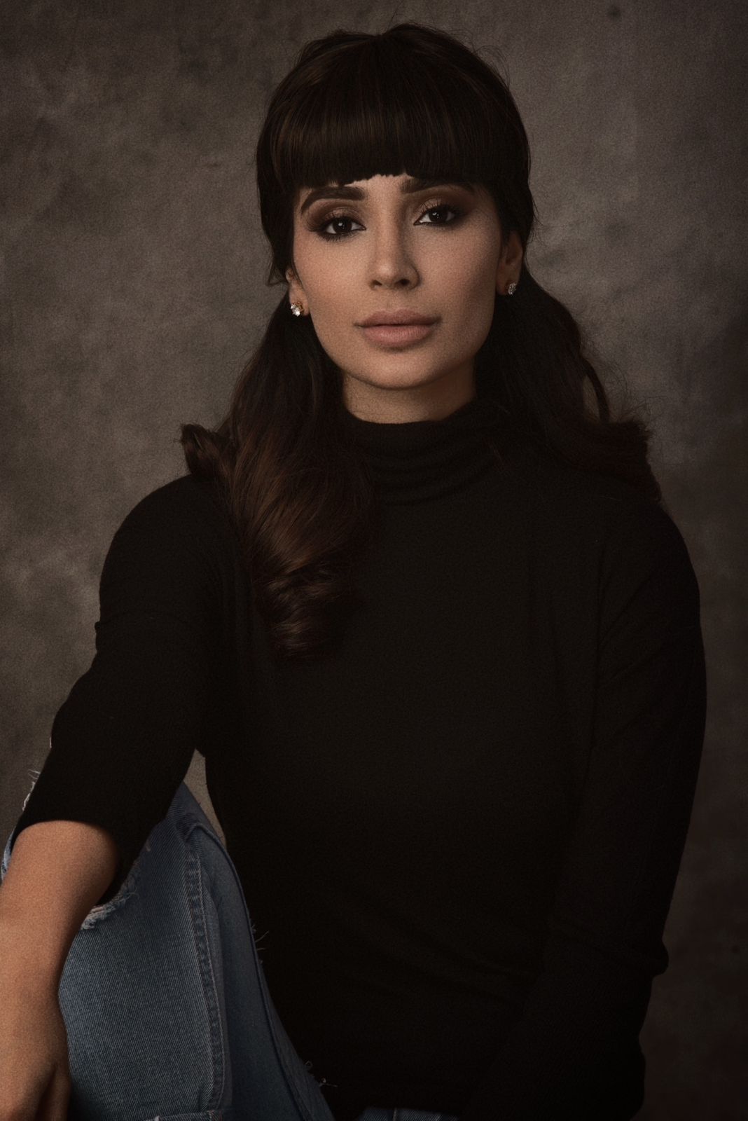 Discover Alankrita Sahai's beauty and skincare secrets as she unveils her favorite products, expert tips for glowing skin and luscious hair, signature makeup looks, and beauty rituals for both red carpet events and everyday glamour.