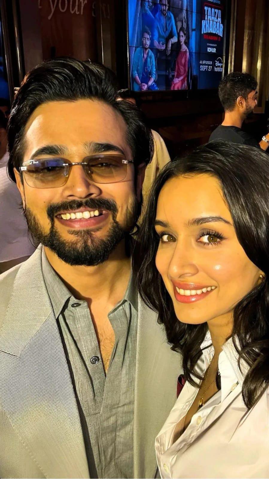 ‘Stree’ Shraddha Kapoor Cheers for Her Favourite ‘Human’ Bhuvan Bam at the Premiere of Taaza Khabar 2