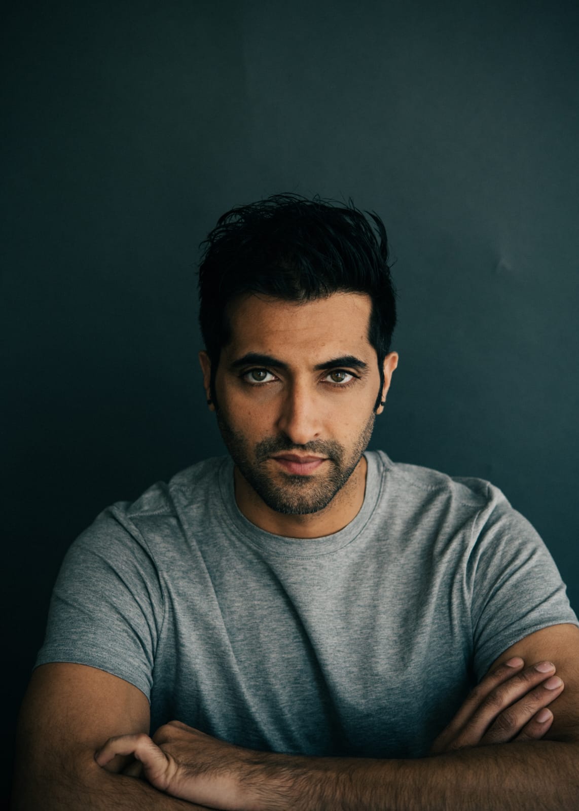 Akshay Oberoi signs on for the next project, a riveting psychological thriller titled "Resident"