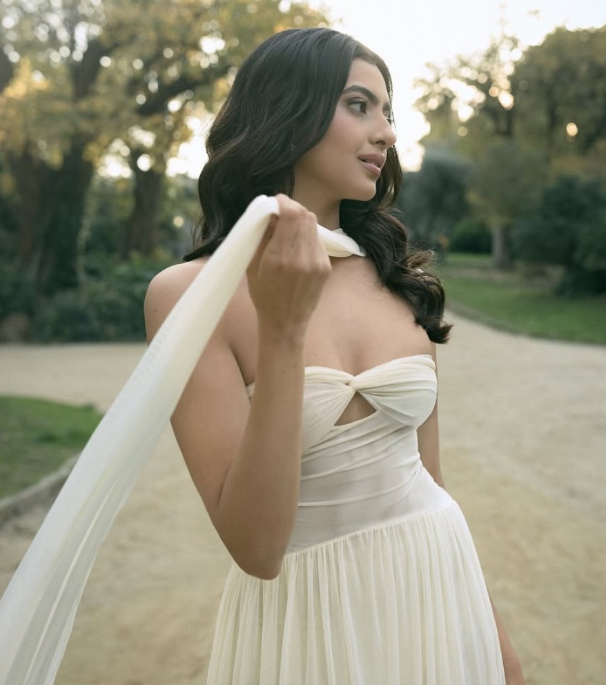 Before 2024 Ends Actress Kashika Kapoor Signs 3 Bollywood Films, With Leading Productions All Set to Conquer Bollywood in 2025