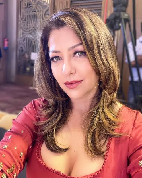 Aditi Govitrikar is all set to spend New year's eve with friends and family, share thanksgiving for fans