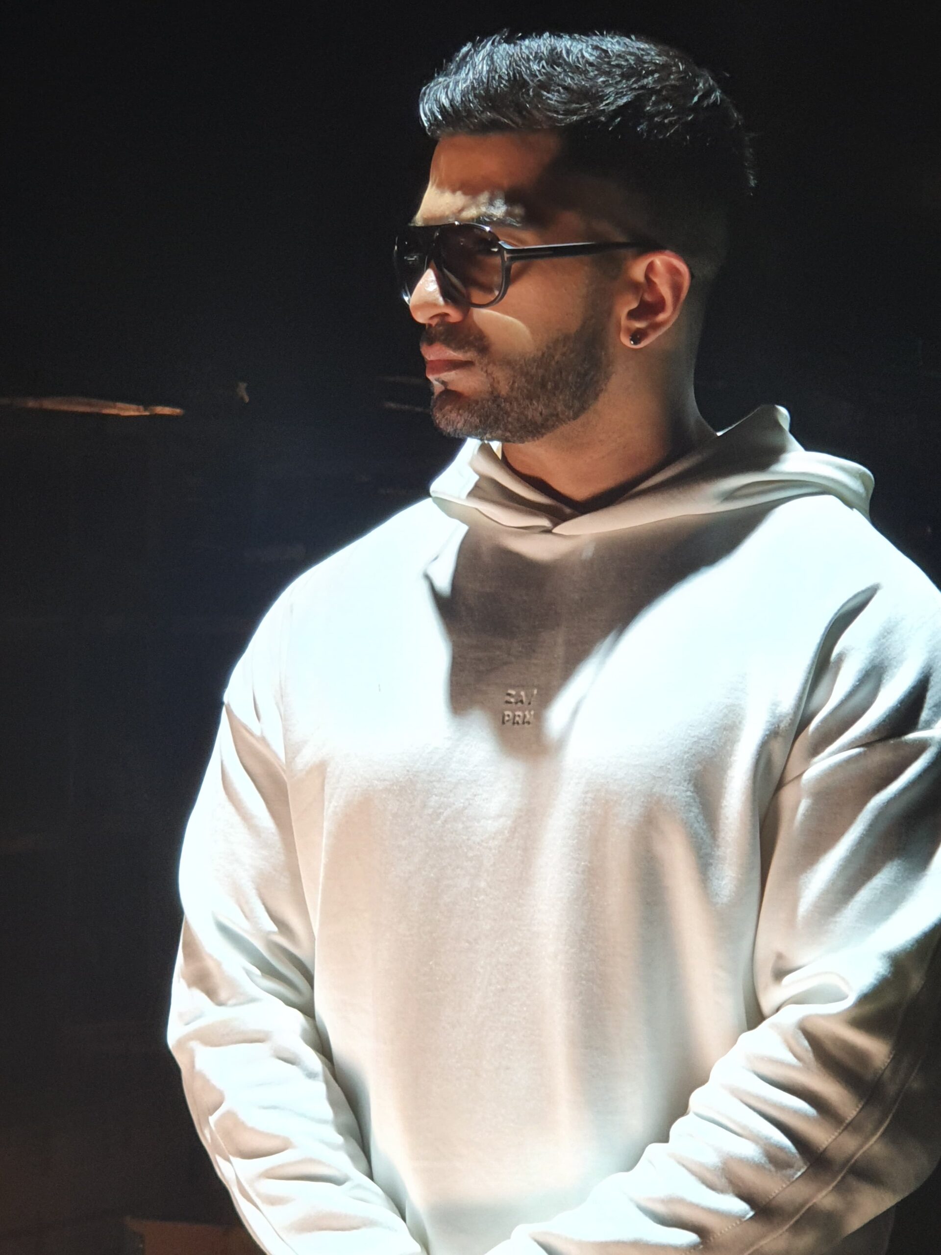 Amit Tandon Unveils His Latest Punjabi Love Anthem - Compliments