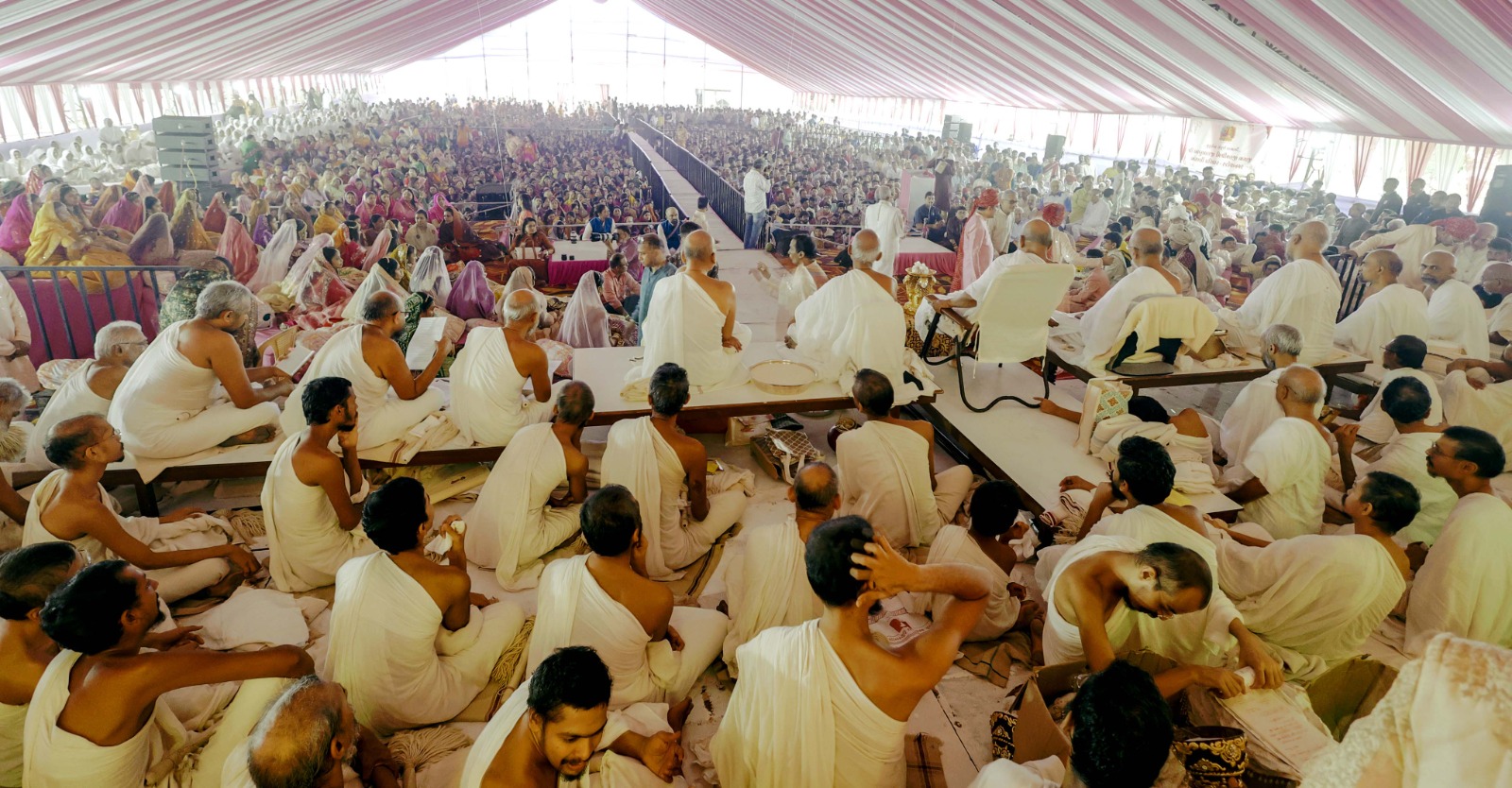 For the First Time in Maharashtra, 59 Mumukshus Receive Auspicious Jain Diksha Muhurat; Over 5,000 Devotees Attend