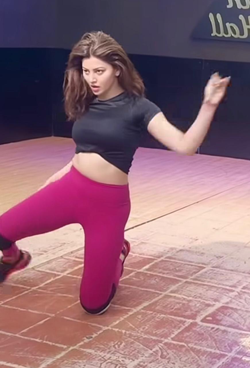 Urvashi Rautela Self Dance Challenge Goes Super Viral; Fans Call Her India’s Beyoncé & Jennifer Lopez