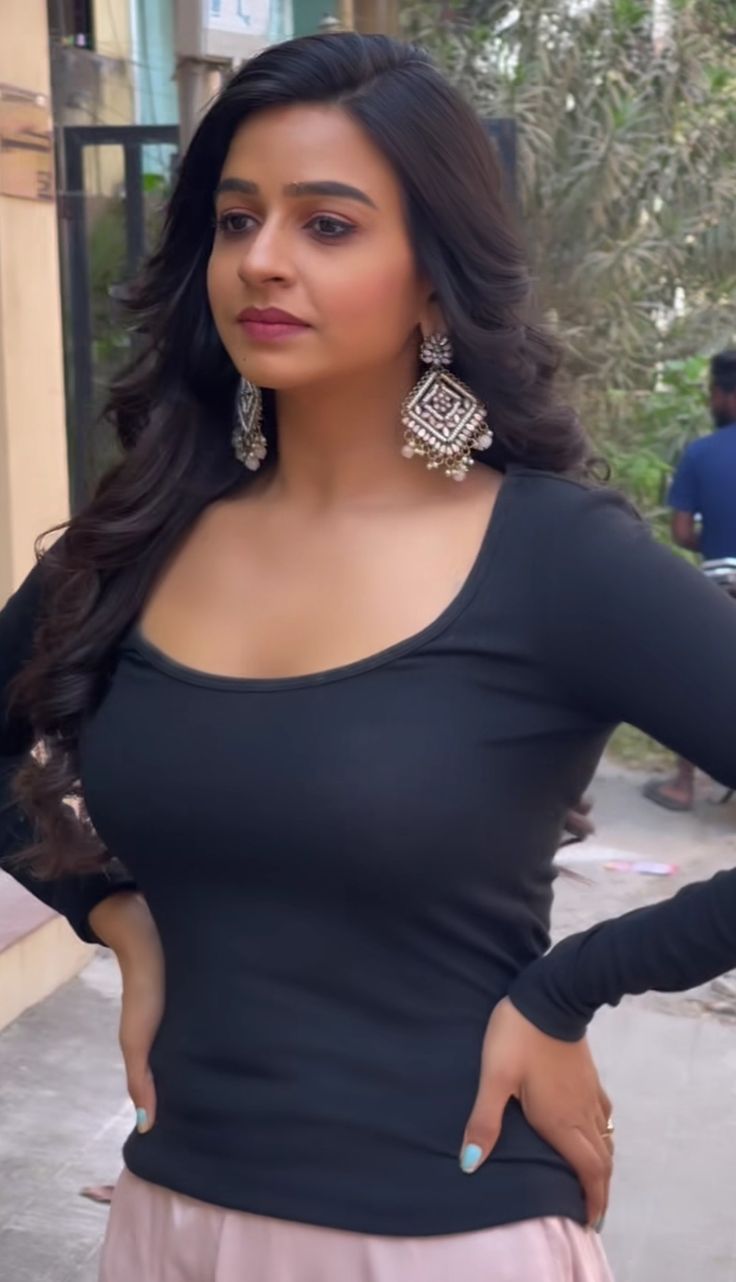 Bigg Boss Tamil 9 Winner Revealed: Divya Ganesh Lifts Trophy, Takes Home Rs 50 Lakh After Power-Packed Finale