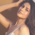 Heer Achhra has became the most promising Potential face for directors and brands, and has recently worked for Shoojit Sircar and Siddharth Anand