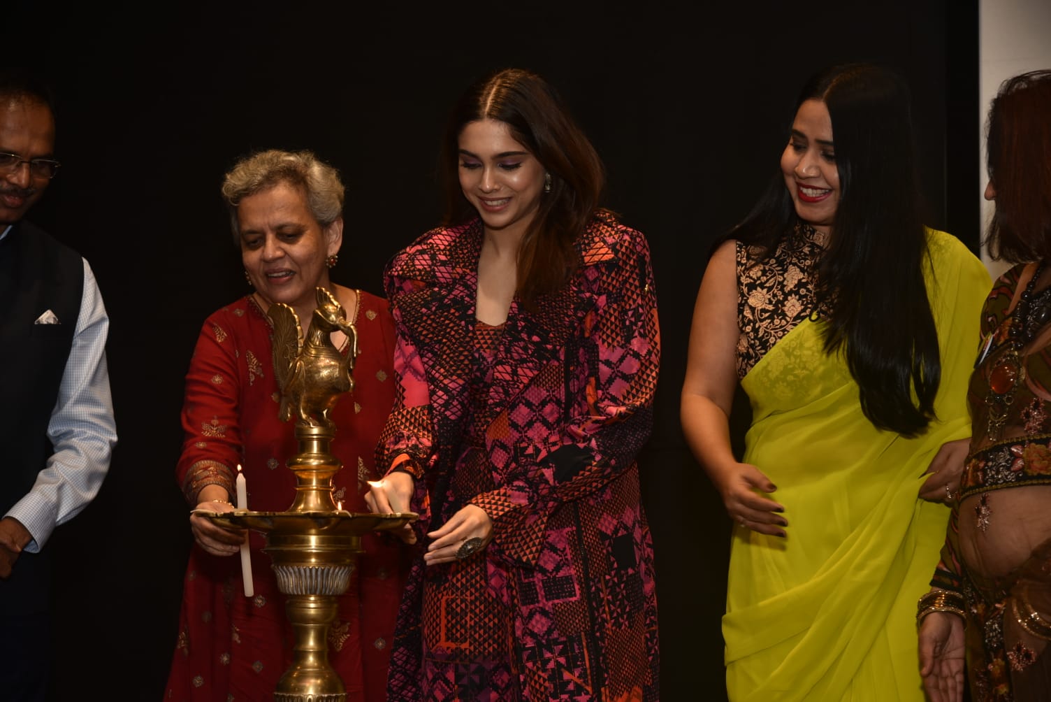 Sharvari Wagh, Brinda Miller, Sanjog Kabare, Chanda Jadhav, Shashi Bala announce MVP Project winners