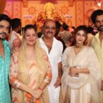 Hindutva team Karan Razdan, Aashiesh Sharma, Sonarika Bhadoria, Ankit Raj, Anup Jalota took blessings of Andheri Cha Raja