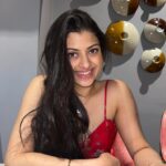 Who is Asha Bhosle's secret dinner date for Japanese cuisine? Ask granddaughter Zanai Bhosle!