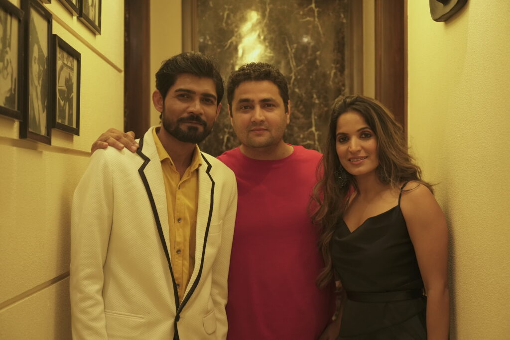 Snowfall releasing on Dec 25 featuring Qaseem Haider Qaseem, Piyu Chouhan is directed by Dinesh Soi. 5 DSC05834