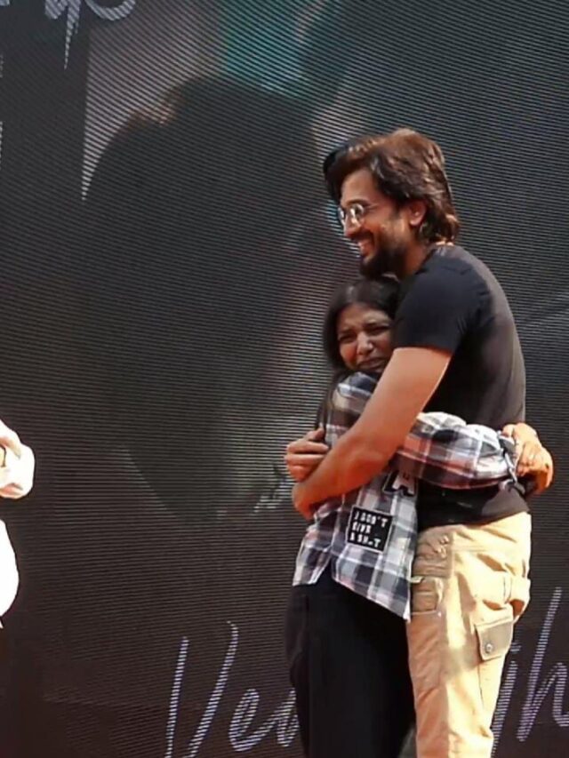 Riteish Deshmukh touches a Fan's feet while Promoting His Movie Ved on stage