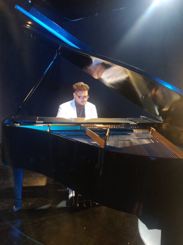 Independent Singer, Composer Veer Pandya Debuts in Bollywood music with the movie ASEQ