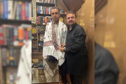 A Visit of Unity Milind Deora Joining Mukhtiyar Varaya Leader Of Shiv Sena at Mohammed Ali Road