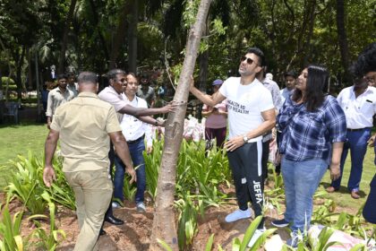 Actor Wrestler Sangram Singh Dy Municipal Commisioner Vishwas Mote along with Dr Hon Anusha Srinivasan Iyer of Make Earth Green Again MEGA Foundation at the BMC MEGA Tree Plantation Drive