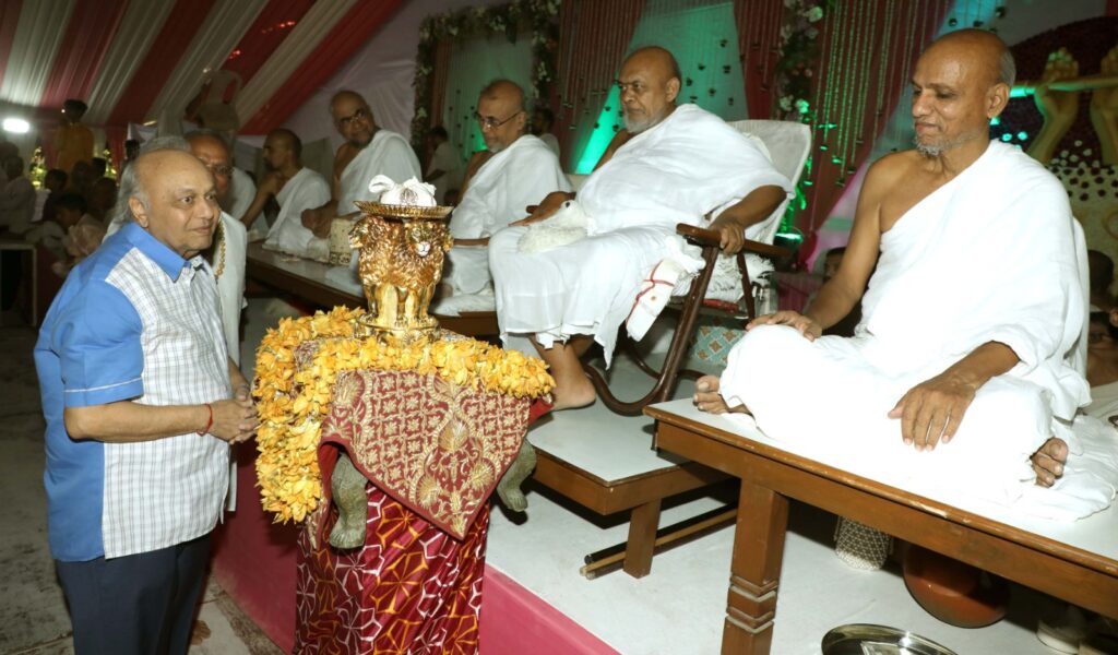 For the First Time in Maharashtra, 59 Mumukshus Receive Auspicious Jain Diksha Muhurat; Over 5,000 Devotees Attend 5 WhatsApp Image 2025 11 26 at 22.53.26 50e8088b